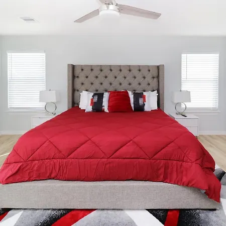 Peerless Retreat - Minutes From Downtown Houston Villa